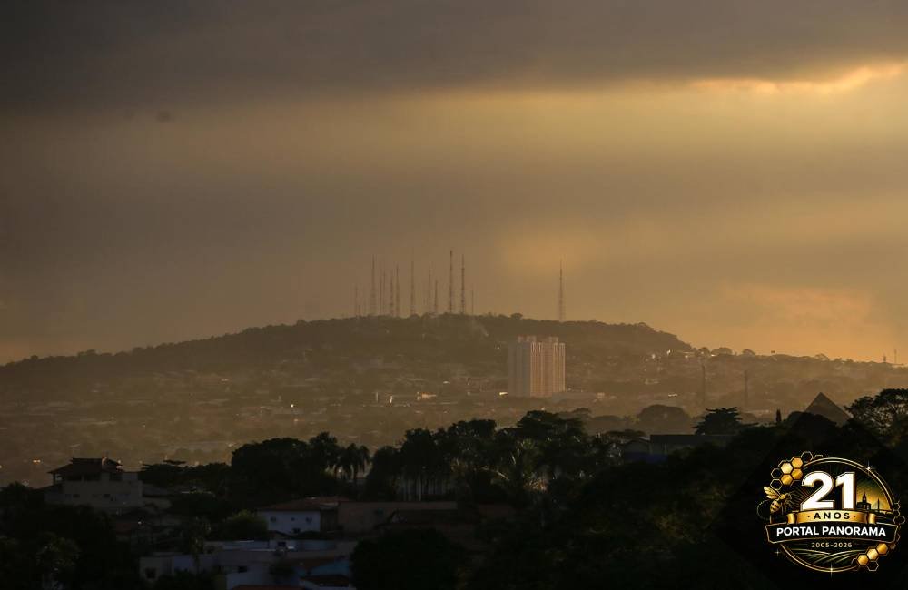 Céu nublado com chuva em Goiás após avanço de frente fria e fim do bloqueio atmosférico