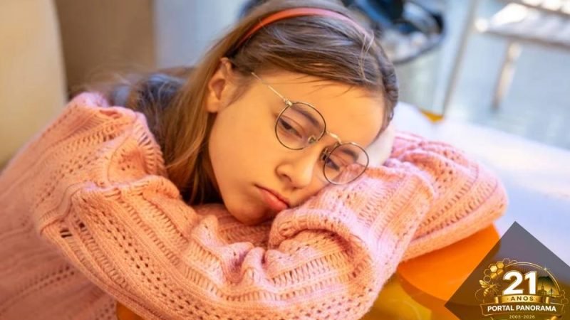 “Jet lag social”: entenda o efeito de dormir tarde e acordar cedo