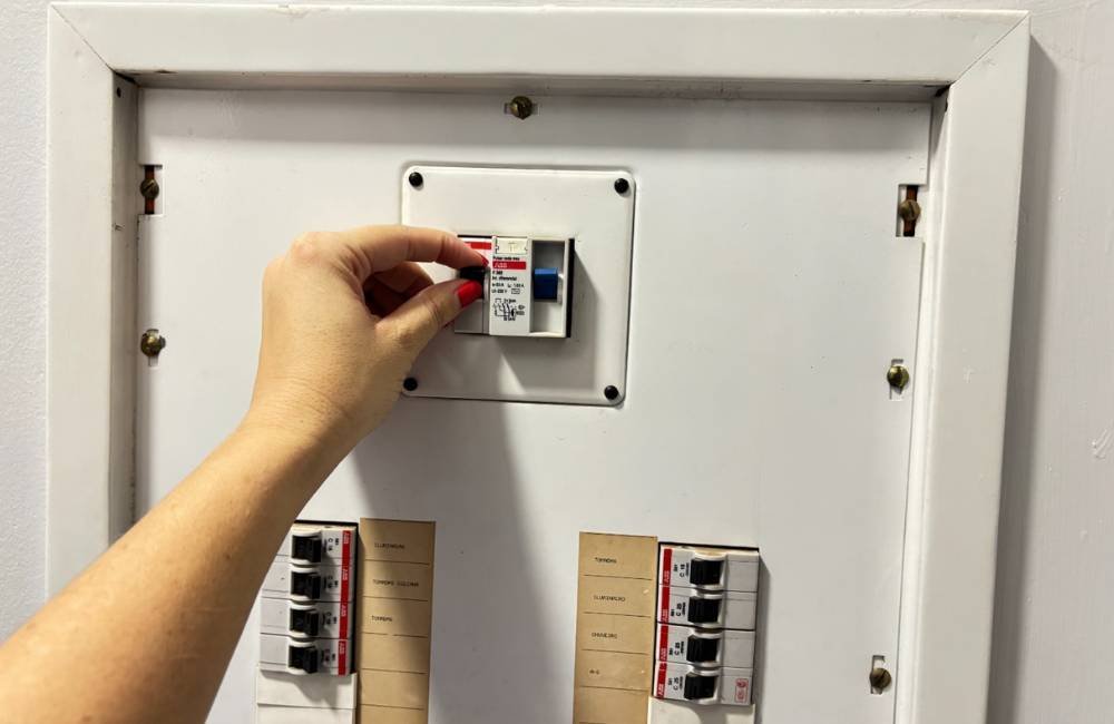 Consumo de energia cresce em Goiás e horário da noite concentra maior demanda nas residências