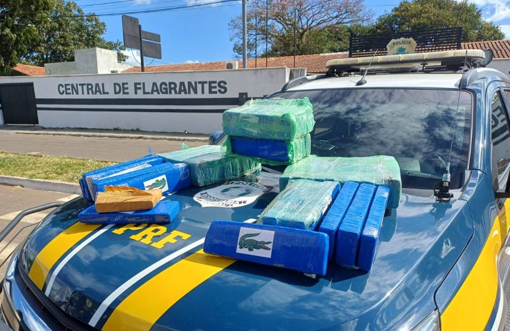 PRF intercepta 50 kg de maconha e prende mulher durante fiscalização