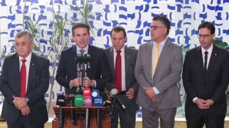 Presidente da Câmara anuncia transição de um ano para possível fim da escala 6×1 no Brasil