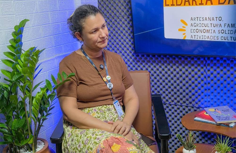 VÍDEO| Em entrevista ao Panorama, Mariza Souza Dias detalha programação da Feira Popular e Solidária da UFJ