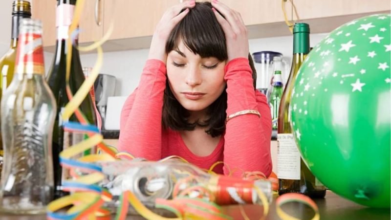 Ciência explica a vontade de alimentos gordurosos durante a ressaca