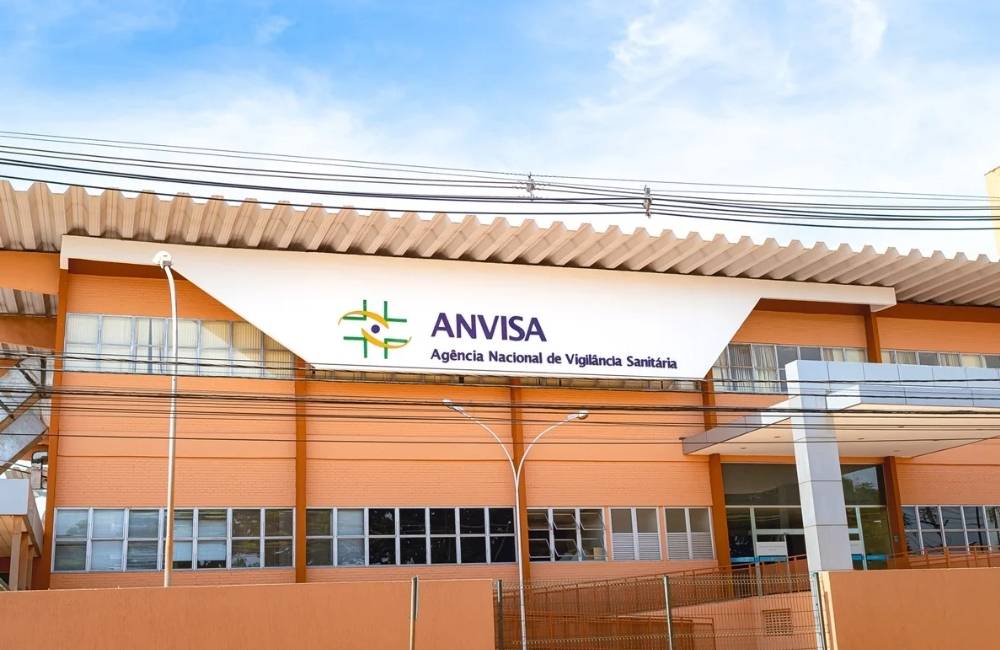 Anvisa determina apreensão de botox capilar, maquiagem e álcool irregular no país