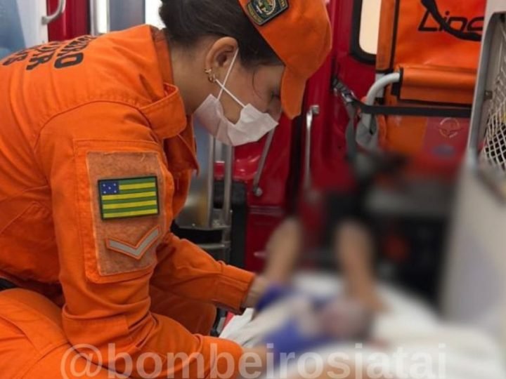 Bombeiros reanimam bebê prematuro após parto de emergência em residência de Jataí