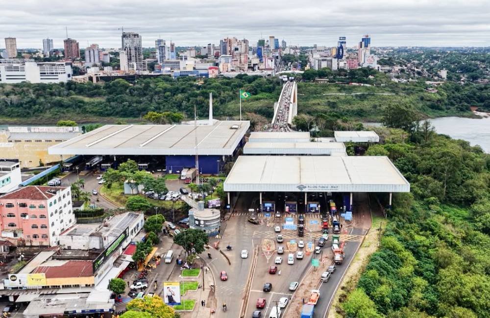 Brasil assina acordo que permite perseguição policial além das fronteiras