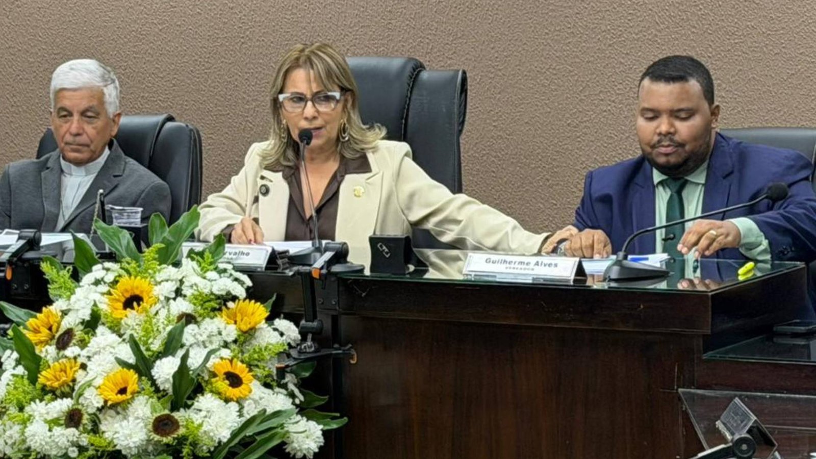 AO VIVO | Câmara de Jataí homenageia os 70 anos da Diocese e concede Título de Cidadão a Dom Joaquim