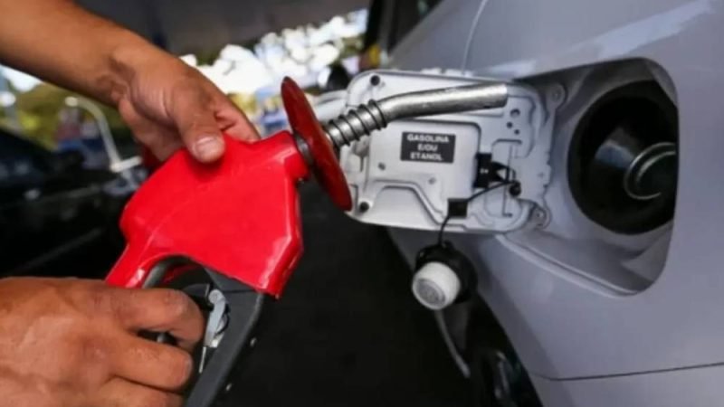 Gasolina pode ficar mais barata a partir de quarta-feira (24) com nova mistura de etanol