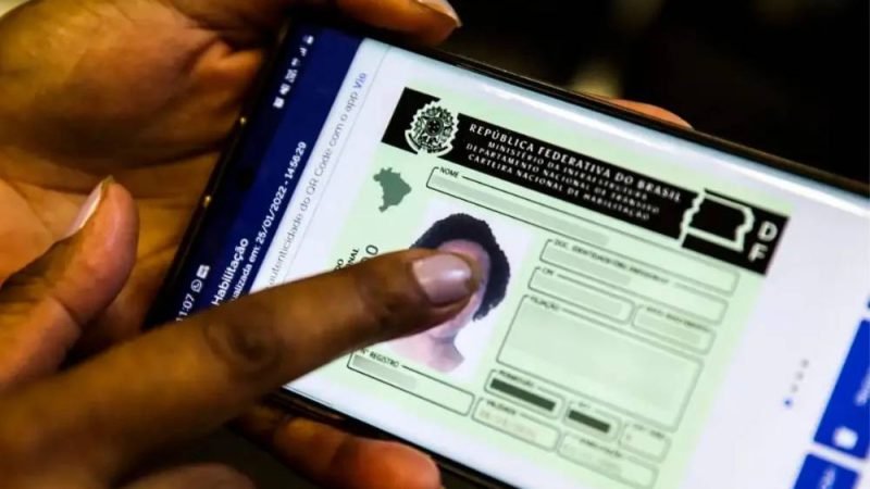 Golpe da CNH gratuita faz vítimas em Goiás e acende alerta do Detran