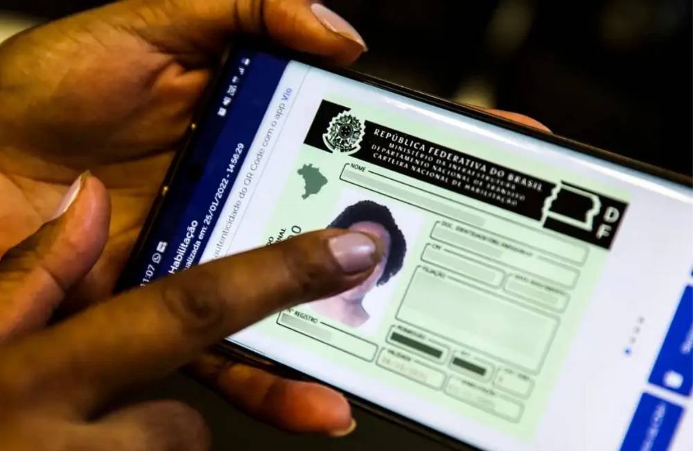 Golpe da CNH gratuita faz vítimas em Goiás e acende alerta do Detran