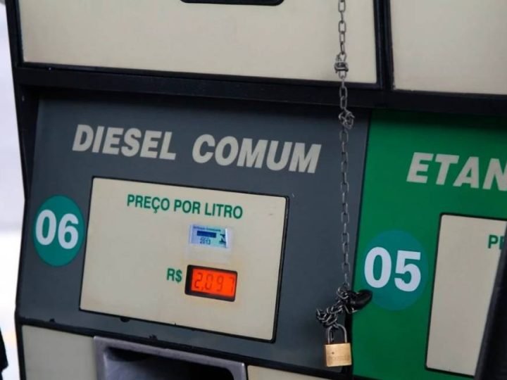 Governo libera R$ 550 milhões para subsidiar importação de diesel e tentar conter alta dos combustíveis