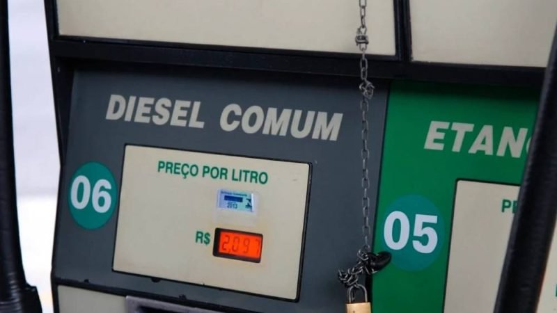 Governo libera R$ 550 milhões para subsidiar importação de diesel e tentar conter alta dos combustíveis