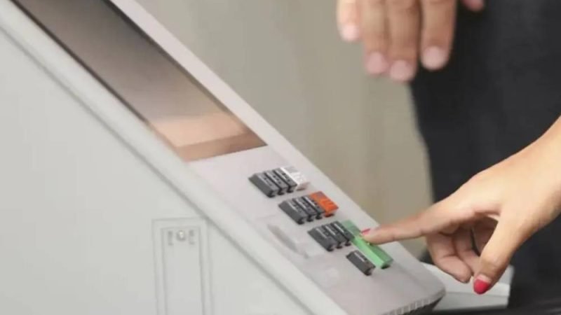 Justiça Eleitoral endurece regras para uso de inteligência artificial nas eleições de 2026