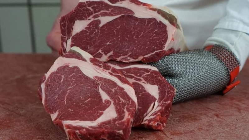 Limitações de concorrentes podem fortalecer exportações de carne brasileira