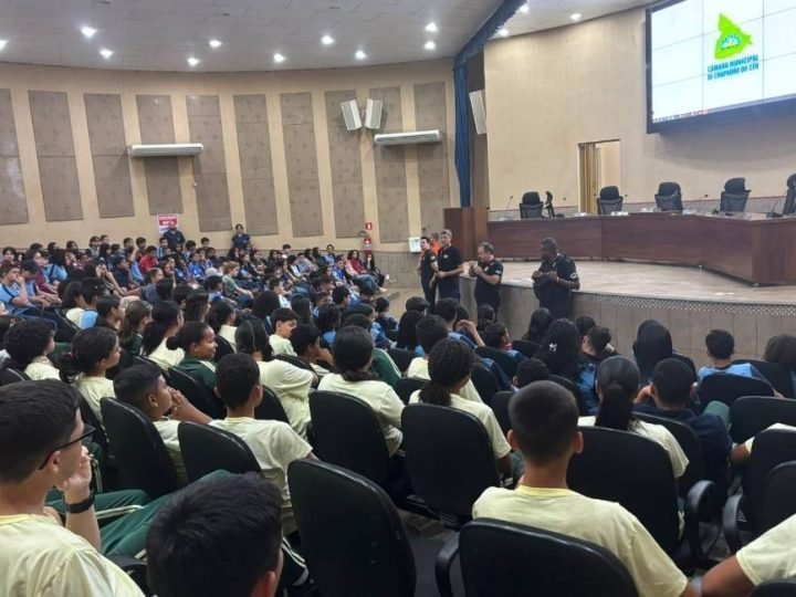 Polícia Civil conscientiza cerca de 500 alunos sobre consequências do bullying e cyberbullying em Chapadão do Céu