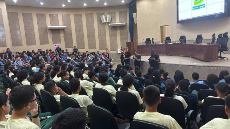 Polícia Civil conscientiza cerca de 500 alunos sobre consequências do bullying e cyberbullying em Chapadão do Céu