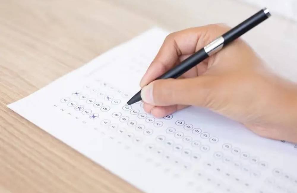 Prefeitura em Goiás abre concurso com salários de mais de R$ 4 mil; saiba como se inscrever