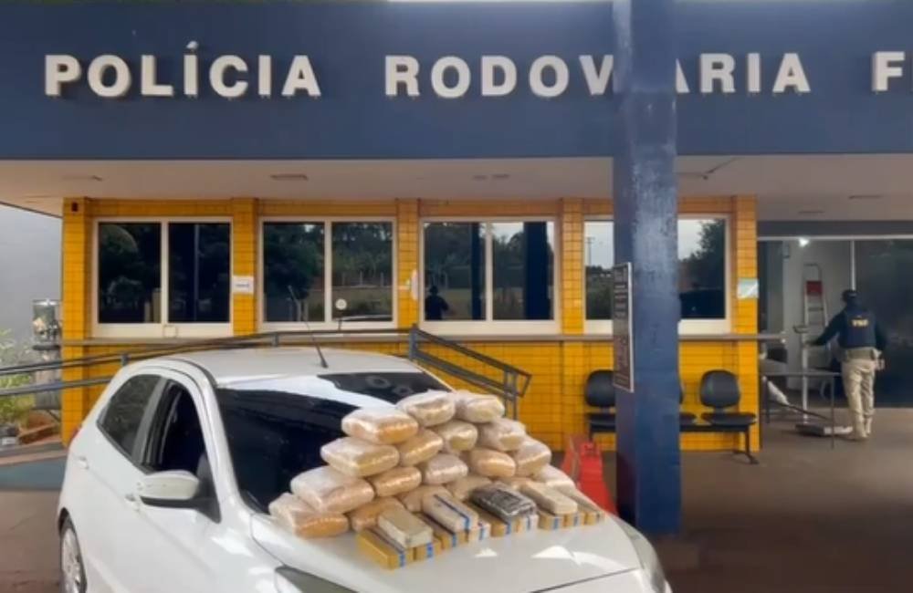 VÍDEO| PRF apreende 32 kg de drogas na BR-364 em Jataí durante fiscalização
