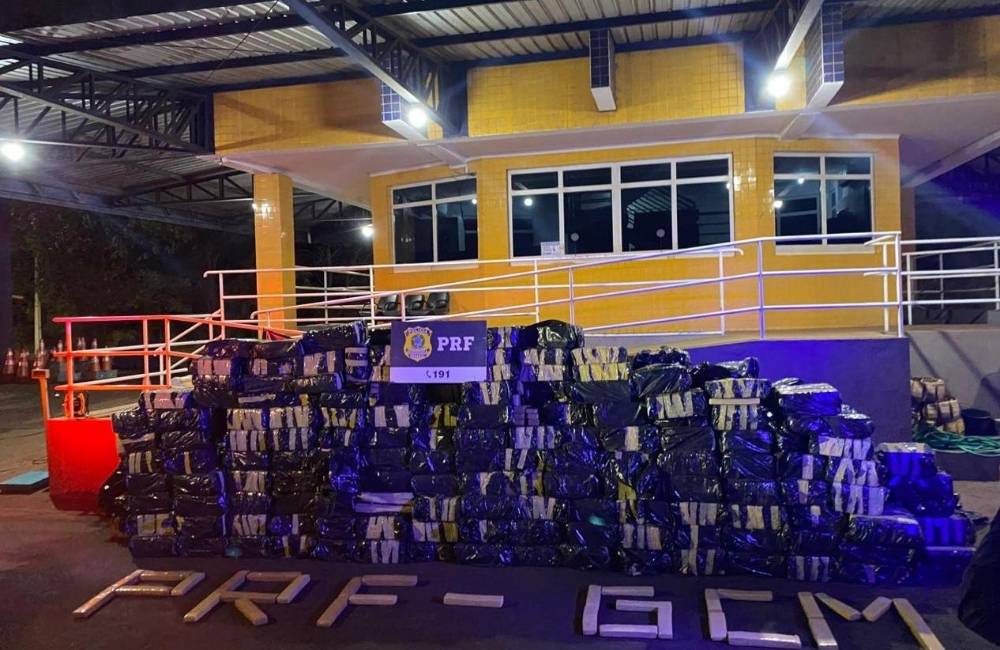 VÍDEO| PRF e GCM apreendem 7,5 toneladas de maconha na BR-060 em Rio Verde