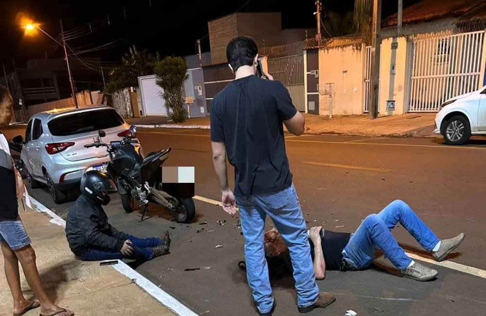 VÍDEO | Pedestre fica ferido após ser atropelado por motocicleta ao atravessar rua em Jataí