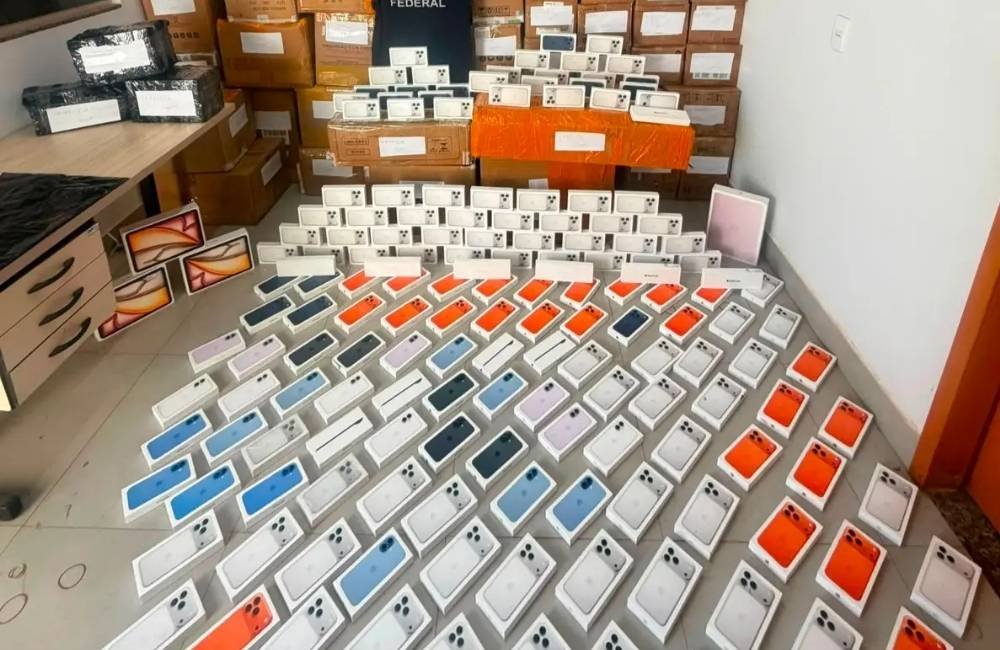 Carga de R$ 5 milhões em iPhones e tablets sem nota fiscal é apreendida na divisa entre Goiás e Minas Gerais