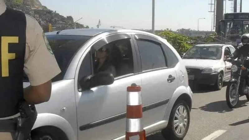 Esquecer estes documentos pode gerar multa e retenção do veículo em fiscalizações; veja quais são