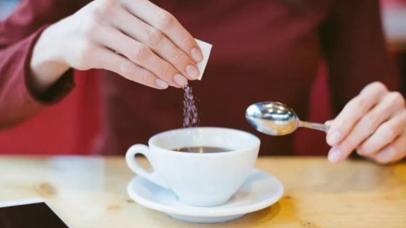 Estudo aponta que adoçantes podem afetar a saúde intestinal e o metabolismo