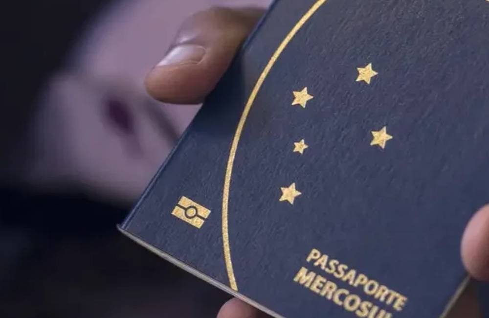 Goianos deixam o Brasil em número recorde e migração cresce nos últimos anos