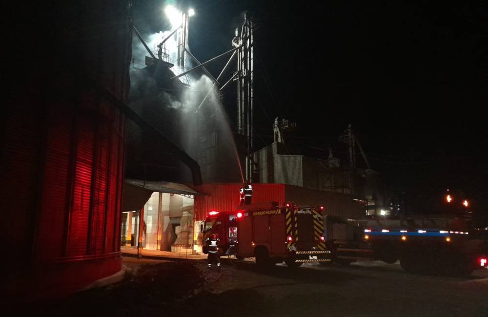 Incêndio em secador de grãos mobiliza bombeiros por cerca de nove horas na zona rural de Jataí