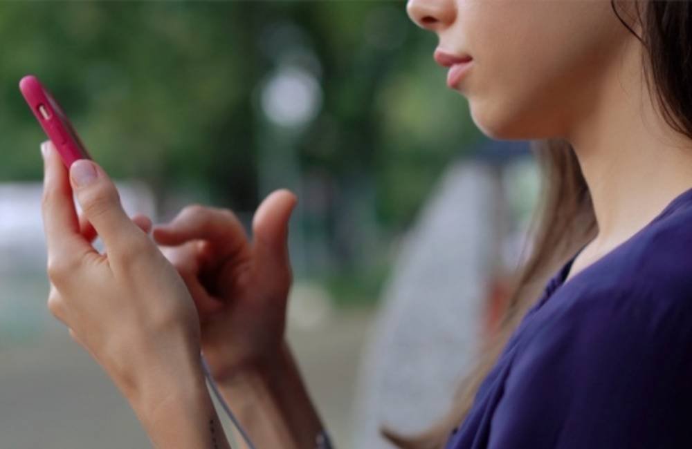 Jovens de 13 a 24 anos podem acessar atendimento gratuito de saúde mental pela internet por meio do SUS