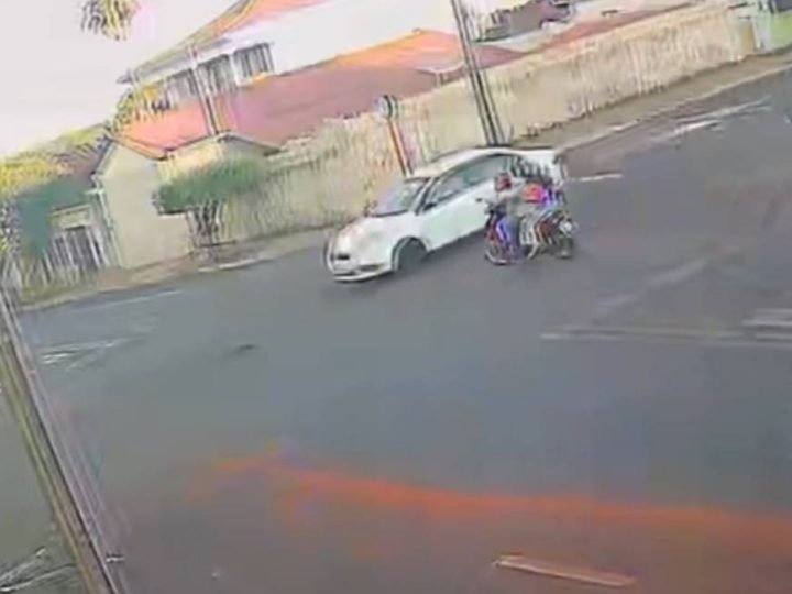 VÍDEO | Menina de 8 anos morre após grave acidente entre moto e carro no Centro de Jataí