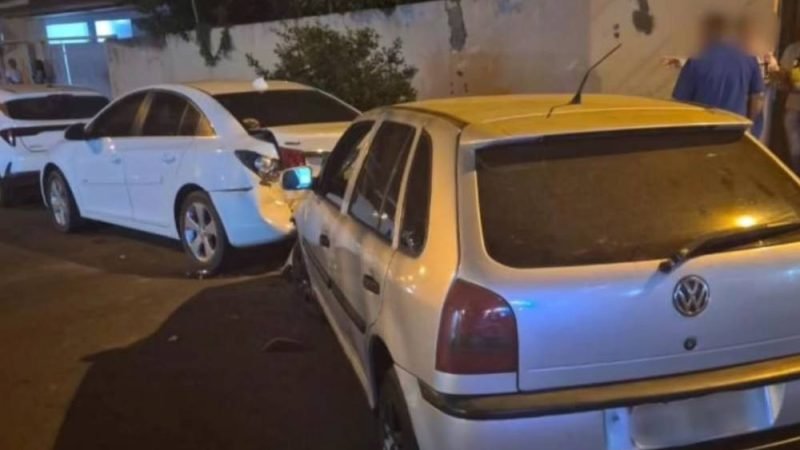 Motorista de 71 anos é preso em Jataí após dirigir embriagado, bater em carro estacionado e tentar fugir