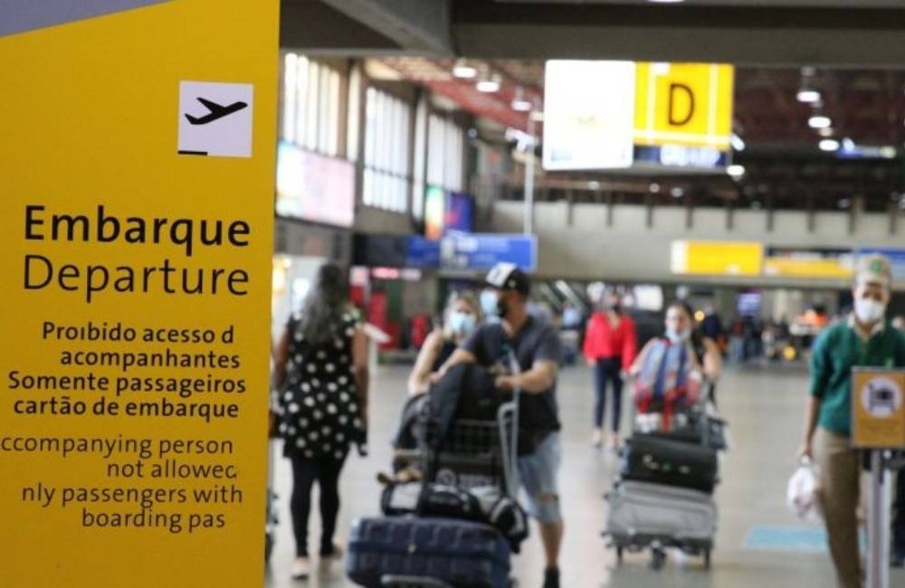 Passagens aéreas gratuitas para aposentados do INSS? Entenda quem poderá ter direito ao benefício