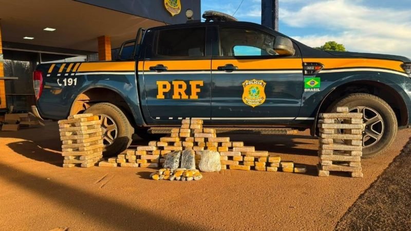VÍDEO | PRF intercepta carregamento com 108 kg de drogas na BR-060, em Jataí