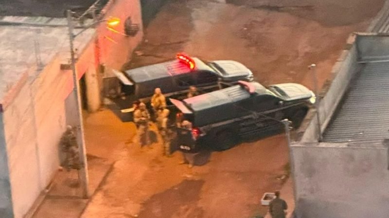 VÍDEO | Helicóptero da Polícia Civil sobrevoa Jataí durante Operação Destroyer contra organização criminosa