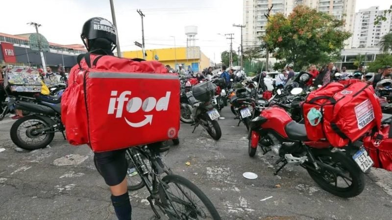 Anvisa libera venda de medicamentos por iFood e Rappi