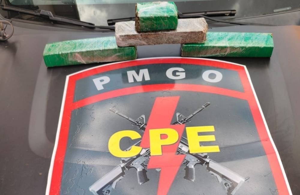 Bolsa de bebê é usada para esconder droga e jovem acaba presa em Jataí