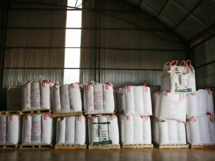 China amplia investimentos em fertilizantes e mira mercado brasileiro