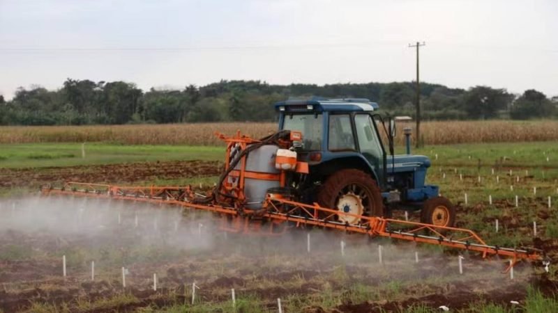 Crédito, clima e geopolítica pressionam insumos agrícolas