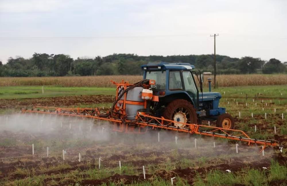 Crédito, clima e geopolítica pressionam insumos agrícolas