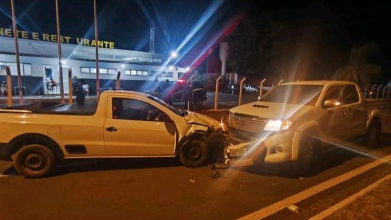 Crianças ficam feridas após colisão frontal na BR-158, em Jataí; motorista deixa local