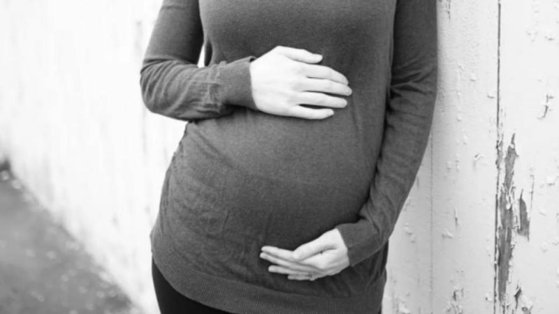 Goiás registra quase 10 mil nascimentos de mães adolescentes em 2025