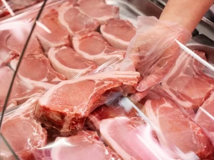 Mais carne suína no mercado pode frear alta de preços no fim do ano