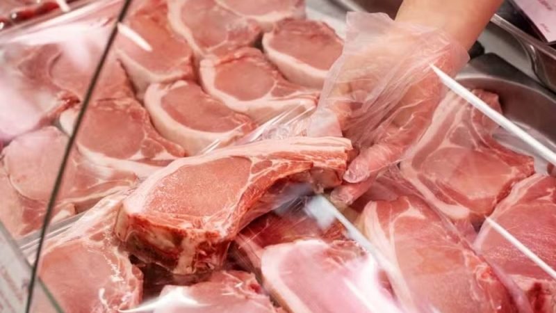 Mais carne suína no mercado pode frear alta de preços no fim do ano