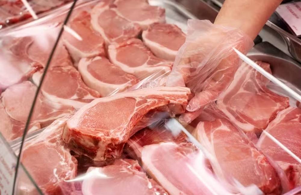 Mais carne suína no mercado pode frear alta de preços no fim do ano