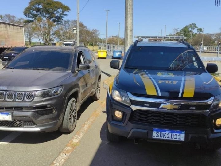 PRF recupera Jeep roubado e apreende revólver durante abordagem na BR-153