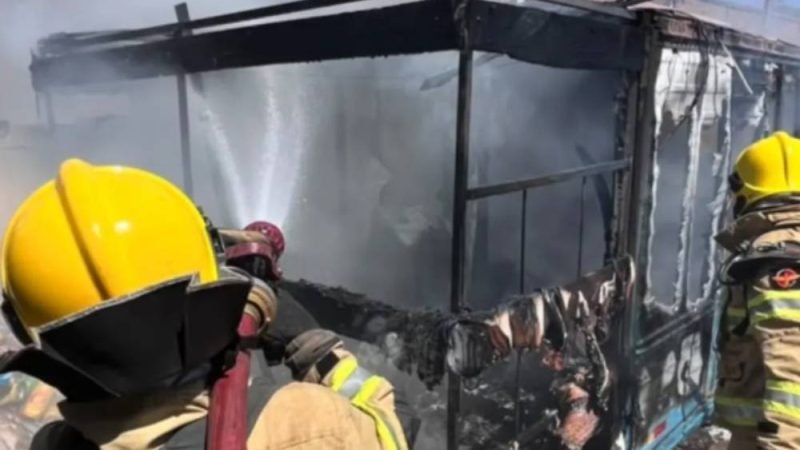 Panela esquecida no fogo provoca incêndio e destrói trailer em Rio Verde