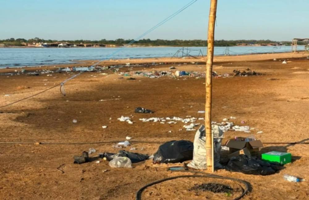 Praia do Araguaia tem mais de 3 toneladas de lixo retiradas após temporada de férias