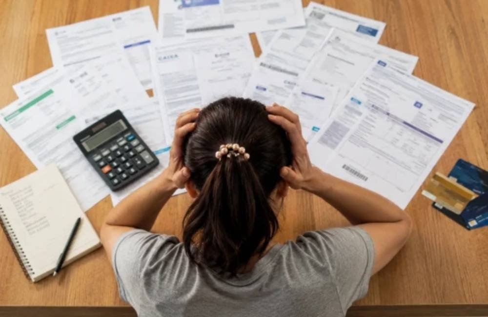 Quase metade dos adultos de Goiás está inadimplente, aponta Serasa