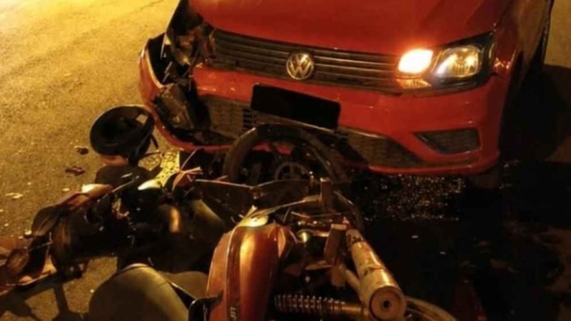 VÍDEO | Acidente entre carro e moto deixa duas jovens feridas no Centro de Jataí